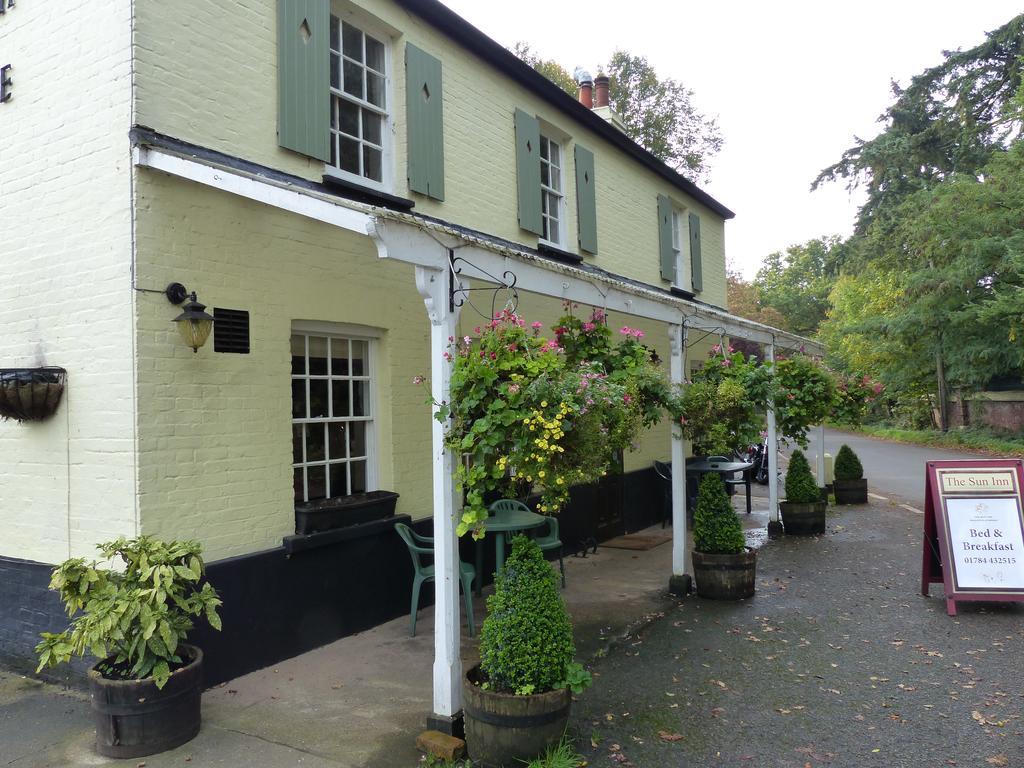 The Sun Inn Englefield Green Zimmer foto
